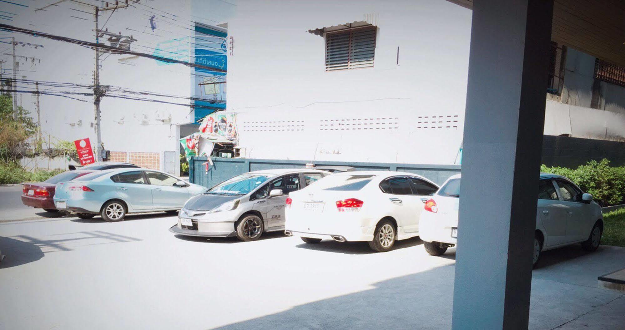 琳拉达阁楼公寓 清邁 外观 照片